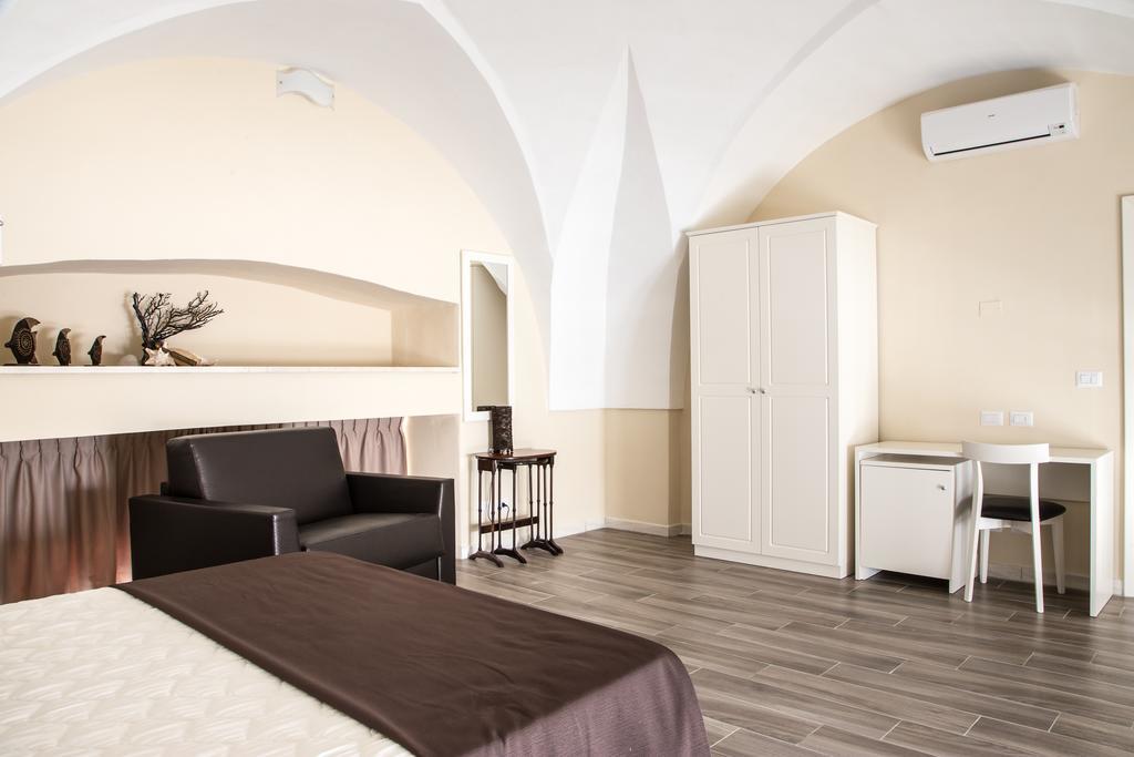 Faro Bianco Gallipoli - Suites & Apartments ภายนอก รูปภาพ