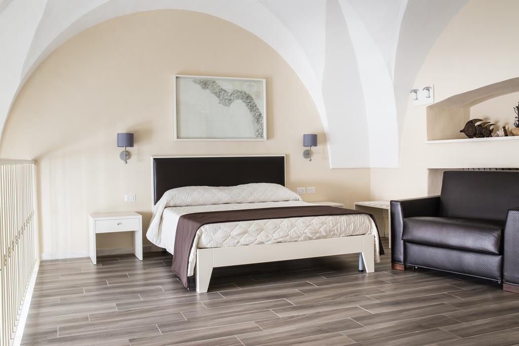 Faro Bianco Gallipoli - Suites & Apartments ภายนอก รูปภาพ