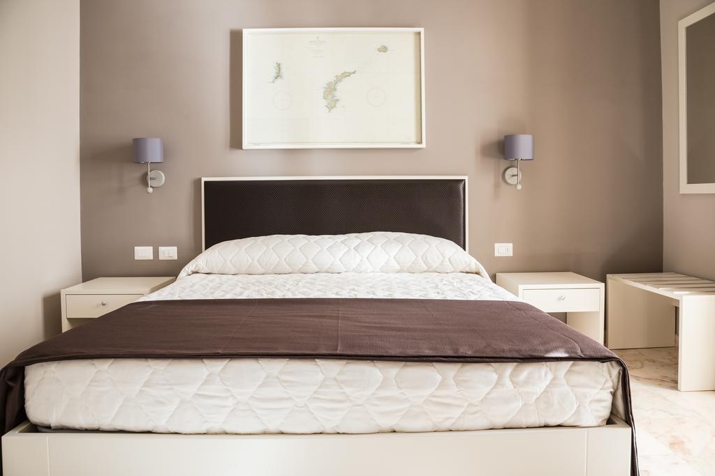 Faro Bianco Gallipoli - Suites & Apartments ภายนอก รูปภาพ