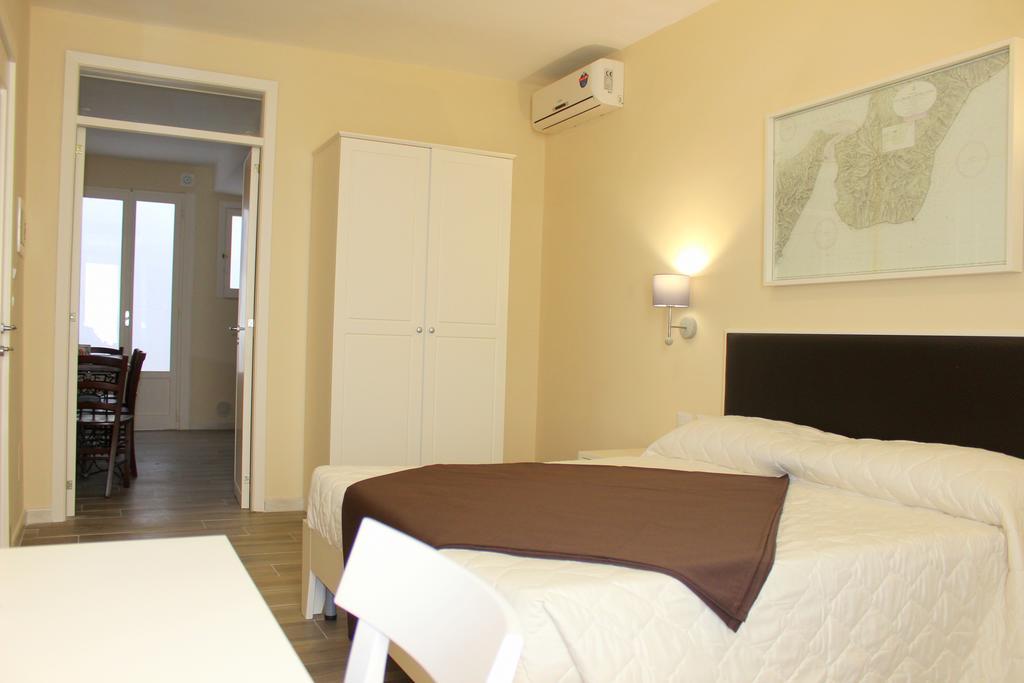 Faro Bianco Gallipoli - Suites & Apartments ภายนอก รูปภาพ