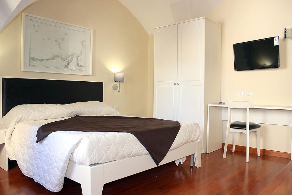 Faro Bianco Gallipoli - Suites & Apartments ภายนอก รูปภาพ